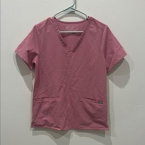 Figs Women's Short Sleeve V-Neck Top in Rose